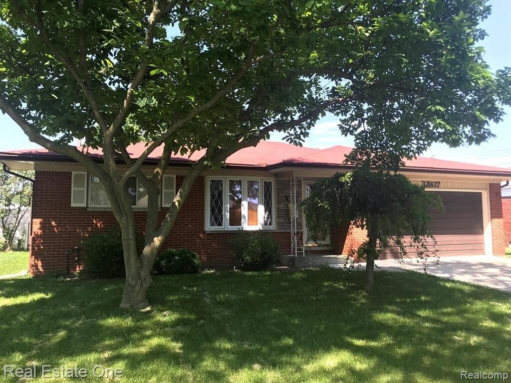 Primary Photo - 32937 Oakview Dr
