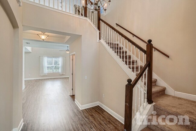 Building Photo - 6251 Blue Runner Ct