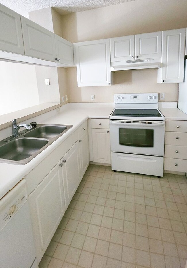 Building Photo - Gated Community located in Sanford/Lake Ma...