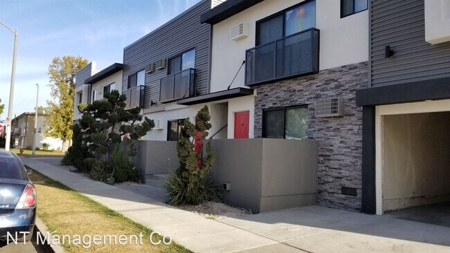 Building Photo - 1 br, 1 bath Apartment - 3601 Keystone Ave...