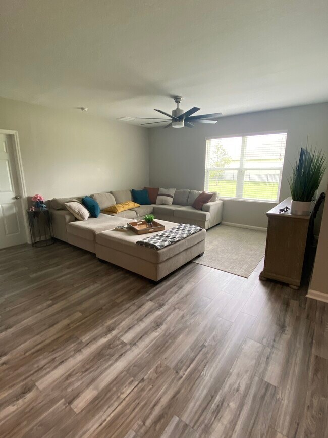 Foto del edificio - 3146 Tidewater Cir