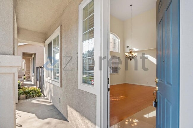 Building Photo - 709 Buriat St