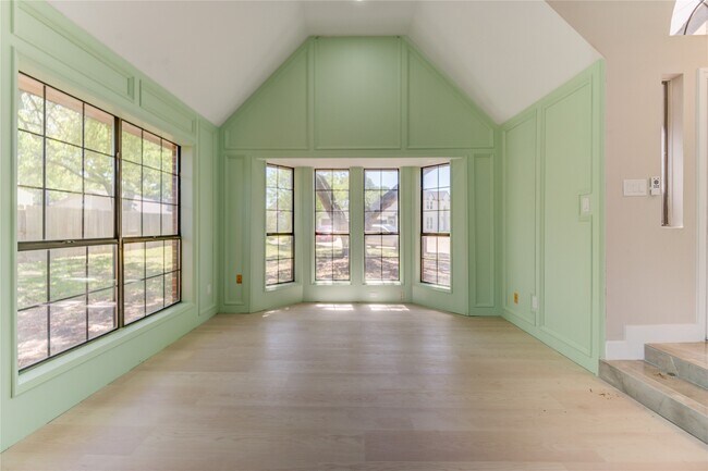 Foto del edificio - 1901 Canyon Creek Ct