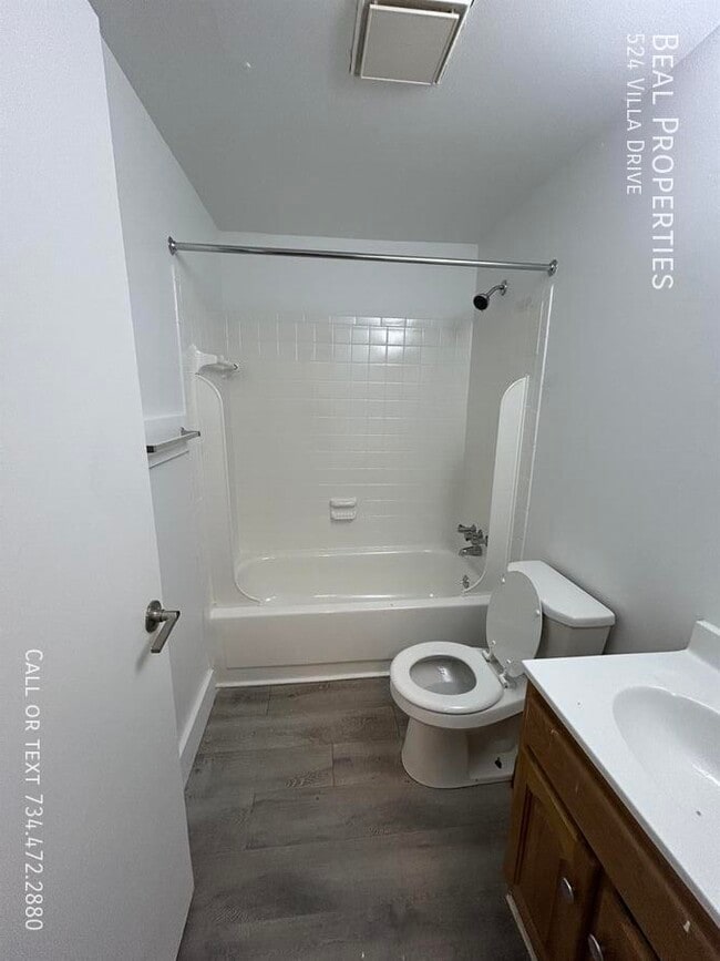 Building Photo - 524 Villa Dr