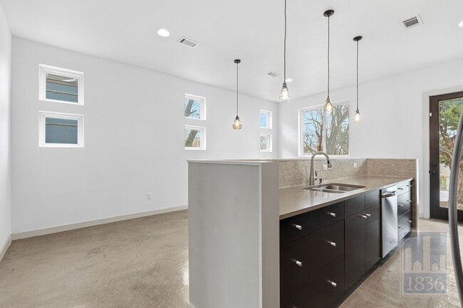 Foto del edificio - 1520 Parker Ln