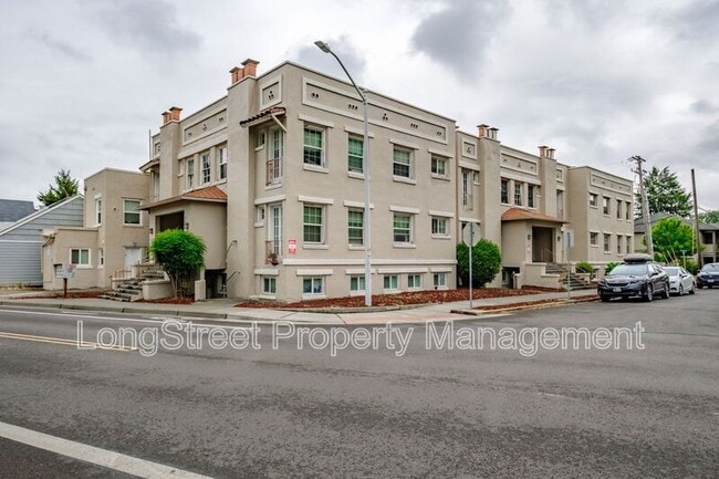 Building Photo - 1745 NW Jackson Ave