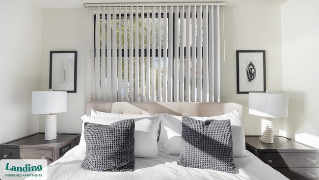 Building Photo - 1001 E Playa Del Norte Dr