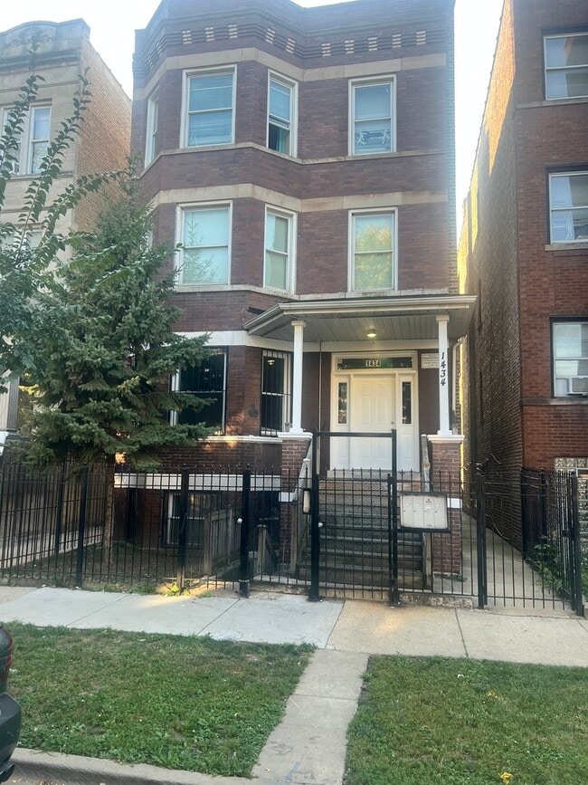 Building Photo - 1434 S St Louis Ave