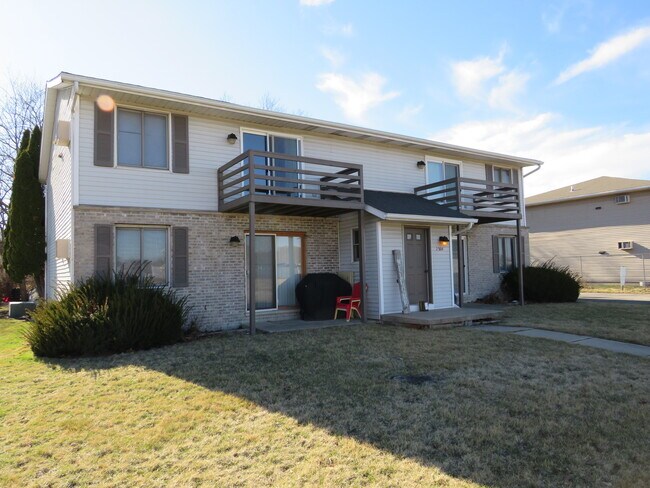 Building Photo - 2304 Ashland Dr