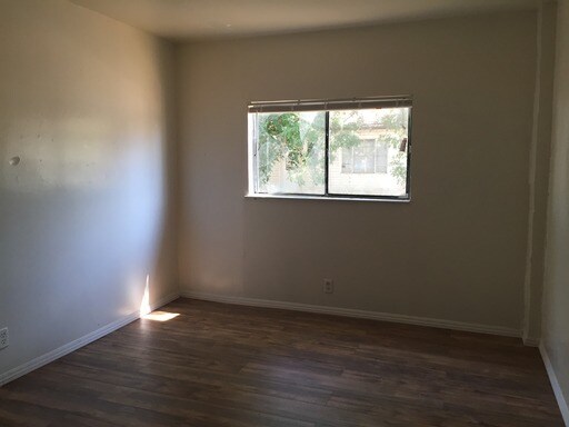 Building Photo - 1575 California Ave