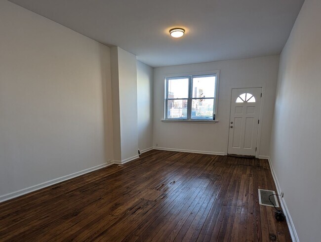 Building Photo - Charming Corner Home in the Heart of Fishtown