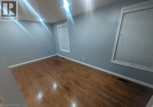 Building Photo - 63 Robert St