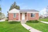 Foto principal - Spacious 4 Bed, 2 Bath Pet-Friendly Home w...