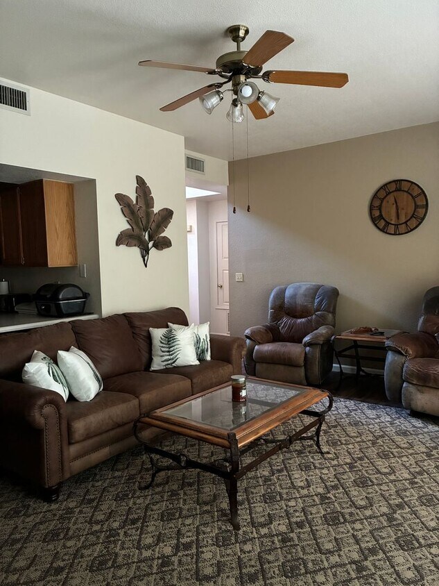 Foto del edificio - Temple View Condo 55+ active adult community