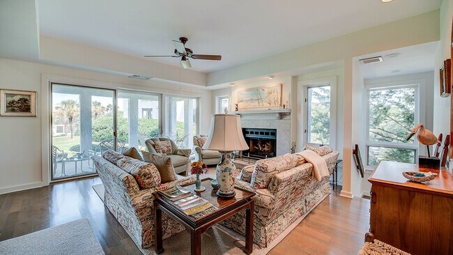 Foto del edificio - 38 Leeward Ct