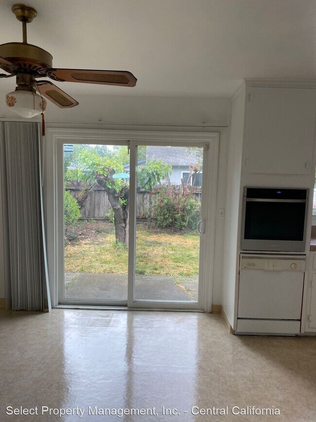 Building Photo - 3 br, 1.5 bath House - 2522 Jasmine Avenue