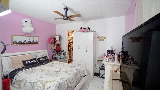 Foto del edificio - 9734 NW 4th Ln