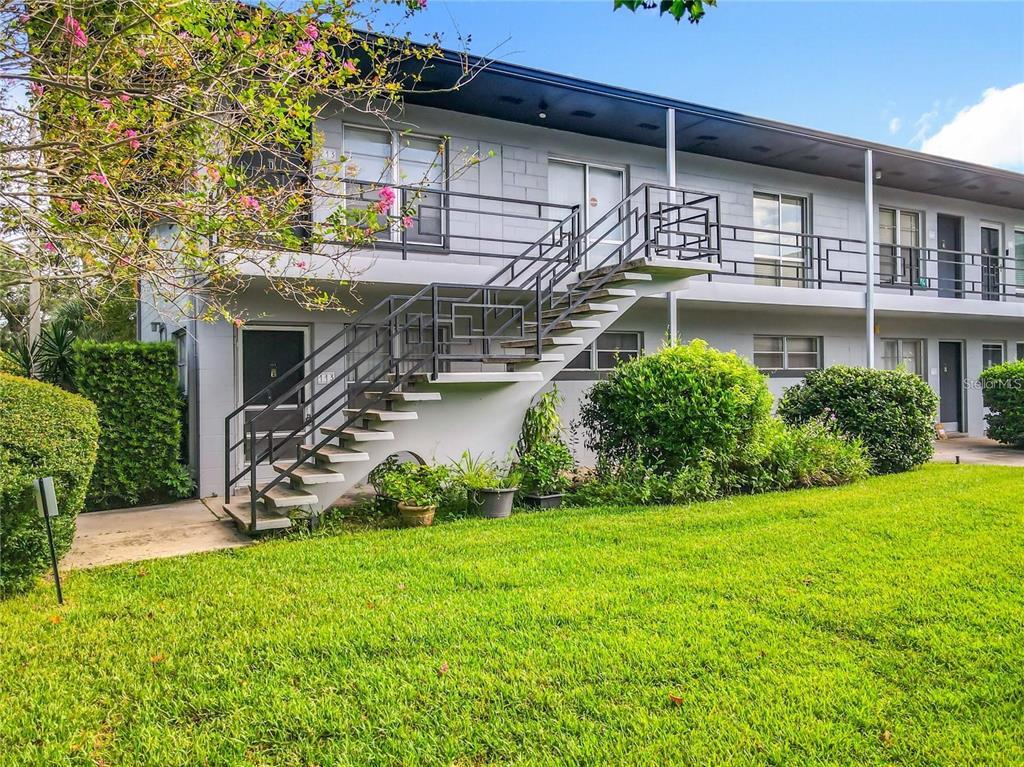 Primary Photo - 825 N Primrose Dr