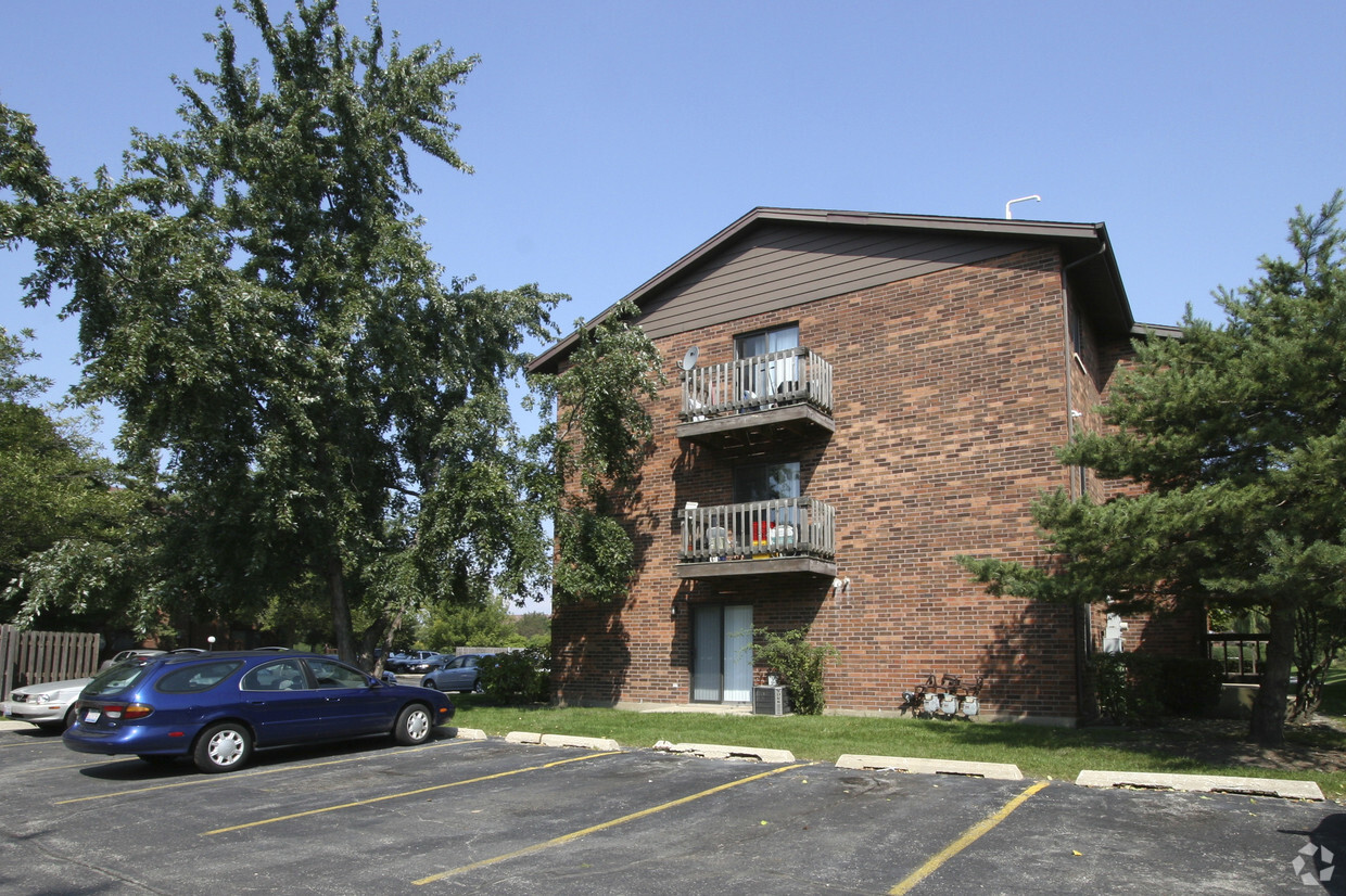 Building Photo - 724 Inland Dr