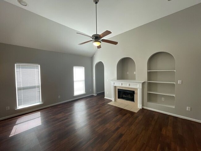 Building Photo - SELF TOUR NOW! - 5443 Azalea Trace, Trussv...