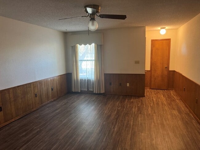 Building Photo - New paint, New flooring, New appliances in...