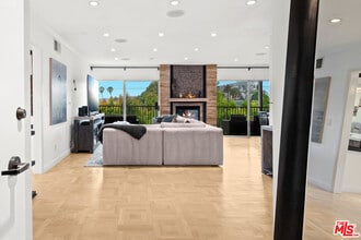 Building Photo - 949 Kings Rd