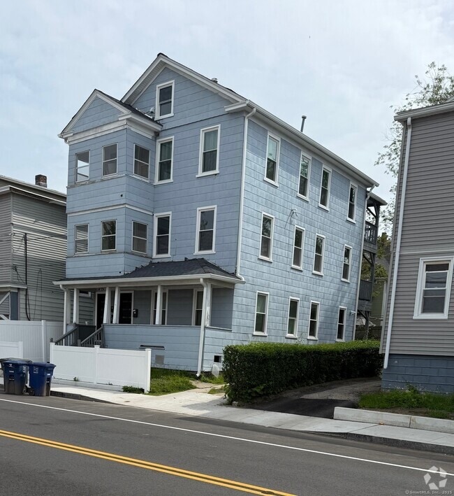 Building Photo - 2076 Seaview Ave