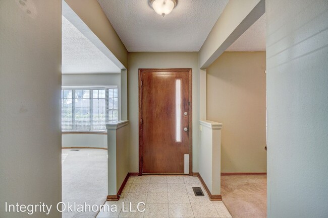 Foto del edificio - 3 br, 2 bath House - 3408 N. Ridgewood Dr.