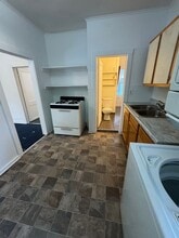 Building Photo - 822 Oneida St