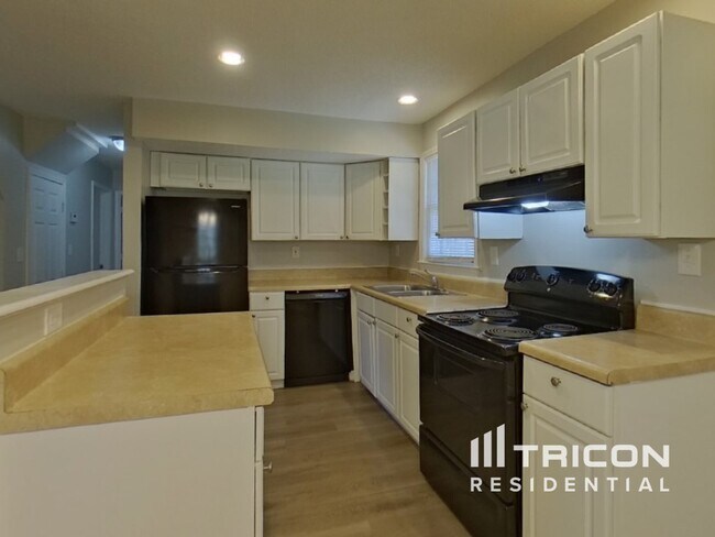 Foto del edificio - 202 Holly Springs Ct