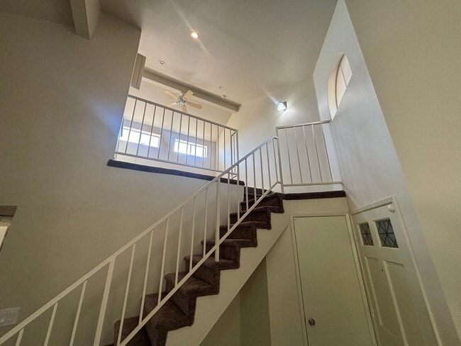 Building Photo - Charming 3-Bedroom Condo with Community Po...