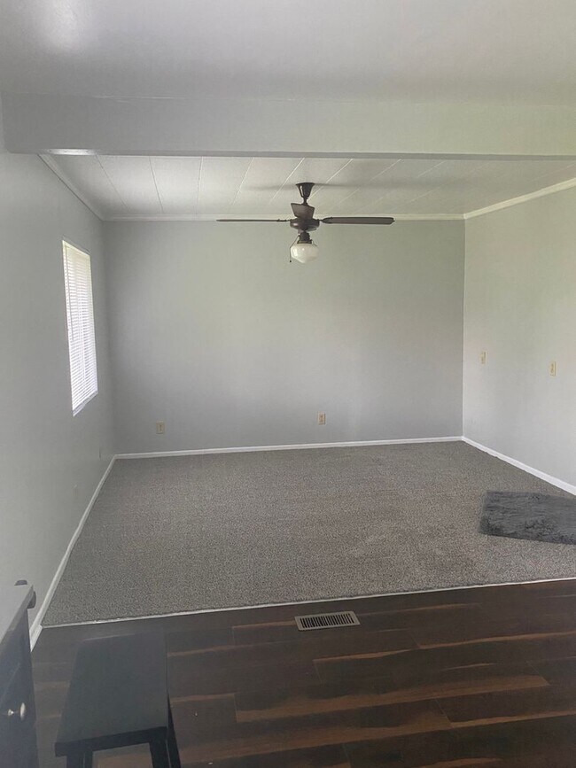 Foto del edificio - Available May 2026;  Monthly rent $1,500