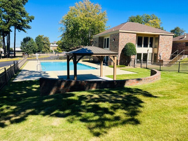 Building Photo - Germantown 2 story Townhome! Community Poo...