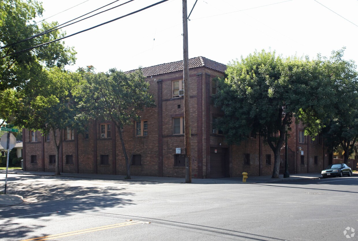 Building Photo - Hunter House