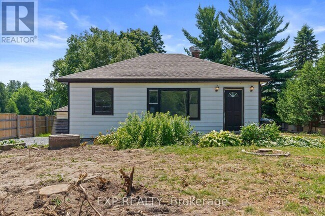 Photo du bâtiment - 16218 Airport Rd