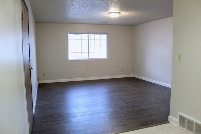 Foto del edificio - 2422 Lakeside Dr