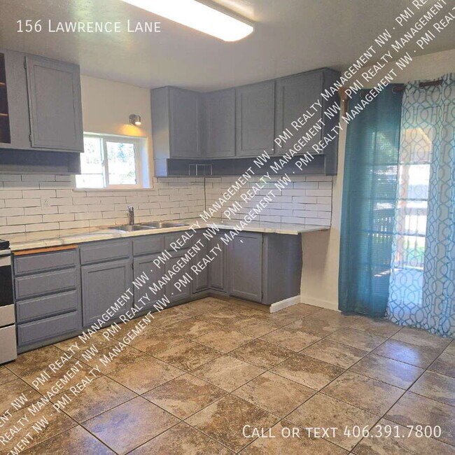Foto del edificio - 156 Lawrence Ln