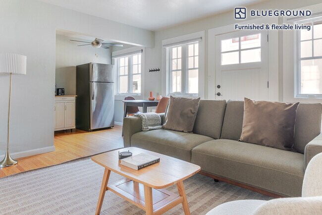 Foto del edificio - 327 Hawthorne Ave