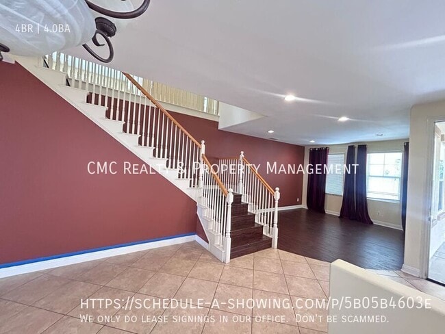 Building Photo - 2541 Hillcrest St