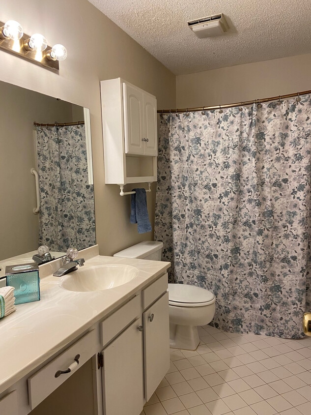 Foto principal - 3812 Summerwood Ct