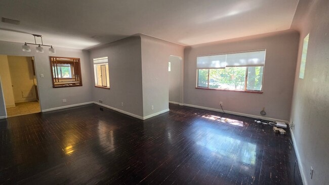 Building Photo - 2501 W 41st Ave