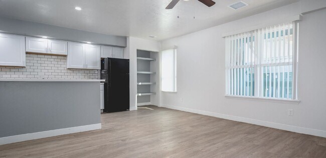 Interior Photo - Aspen Place