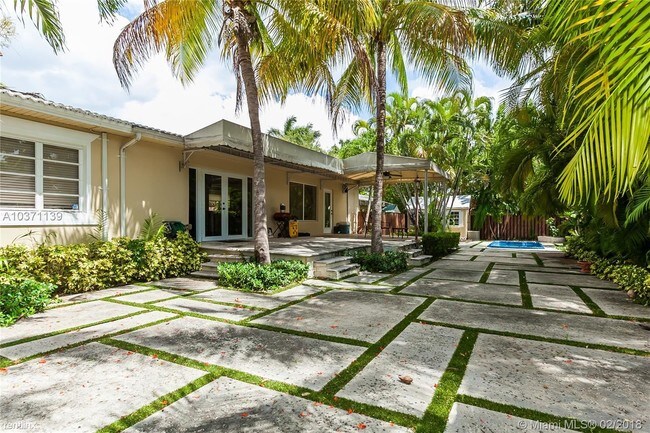 Foto del edificio - 3 br, 3 bath House - 1351 Monroe St