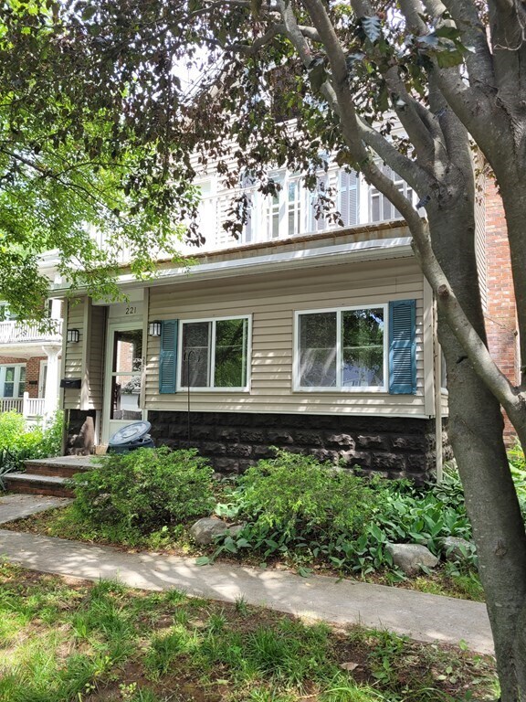 Primary Photo - 223 Winter St