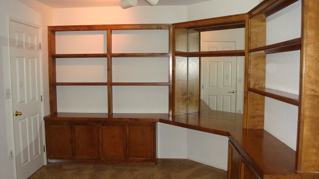 Building Photo - 2126 Sand Point Rd
