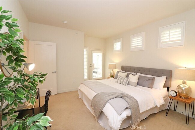 Primary Bedroom - 436 S Virgil Ave
