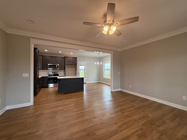 Foto del edificio - 5404 Peony Dr