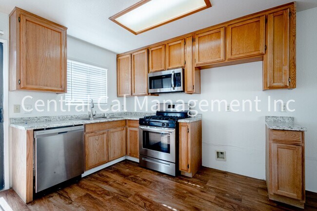 Foto del edificio - 8404 Laborough Dr
