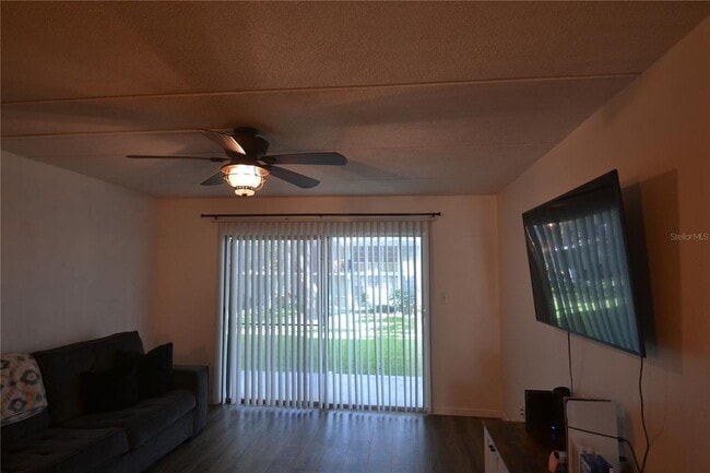 Building Photo - 2944 W Bay Dr