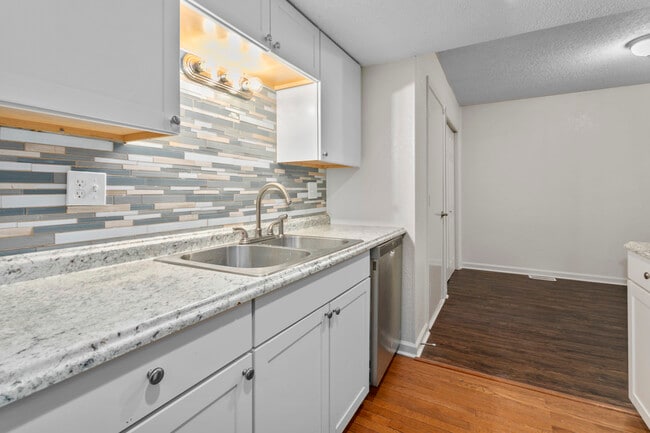 Foto del edificio - 529 NW Valleybrook Rd